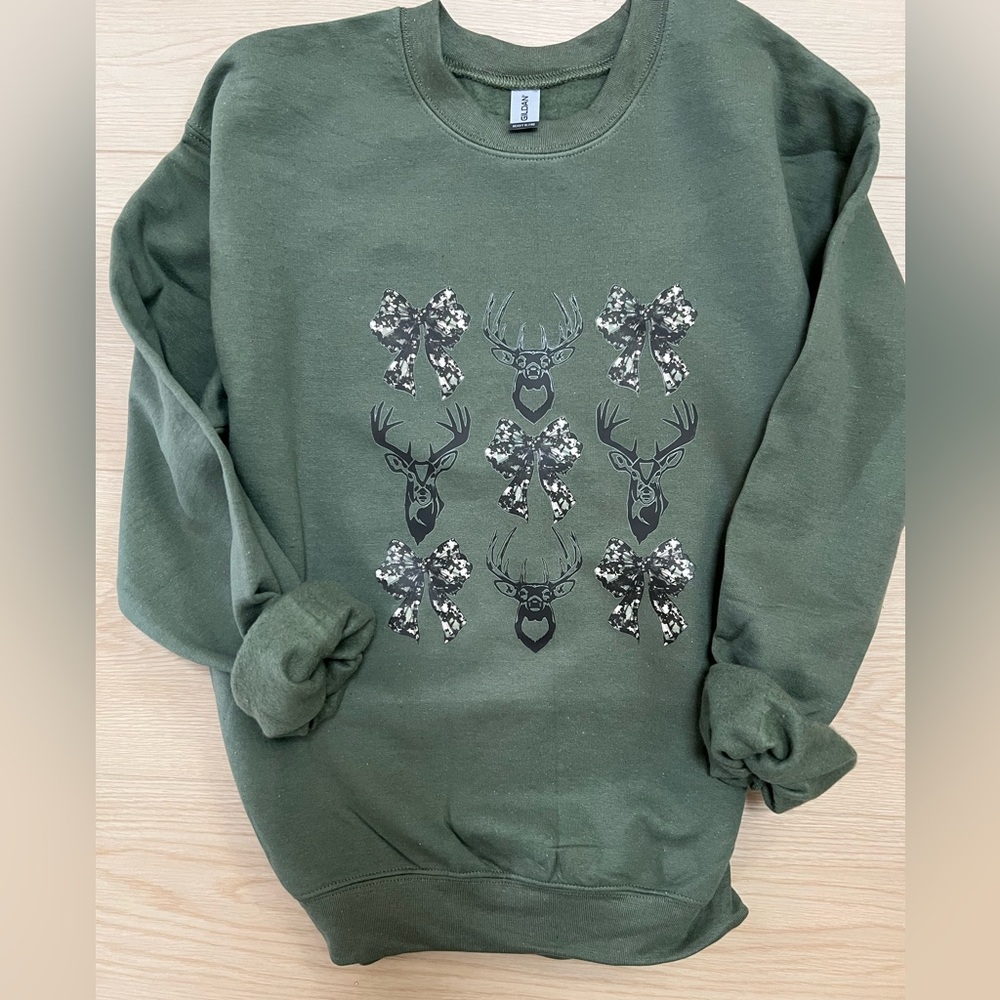 Camo deer crewneck